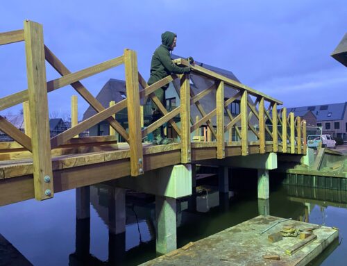 Toegangsbrug woonwijk Muiden